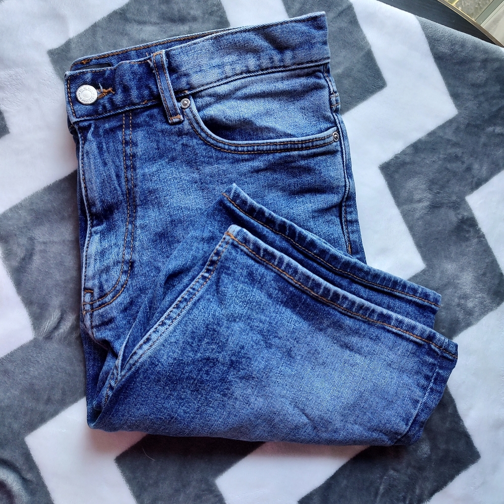 EUC H&M slim fit denim Bermuda shorts